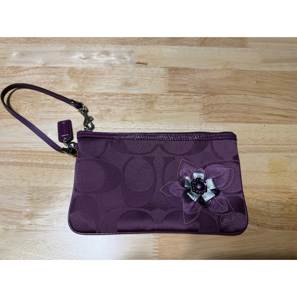 Coach Purple Signature Jacquard Floral Applique Wristlet Bag 44540